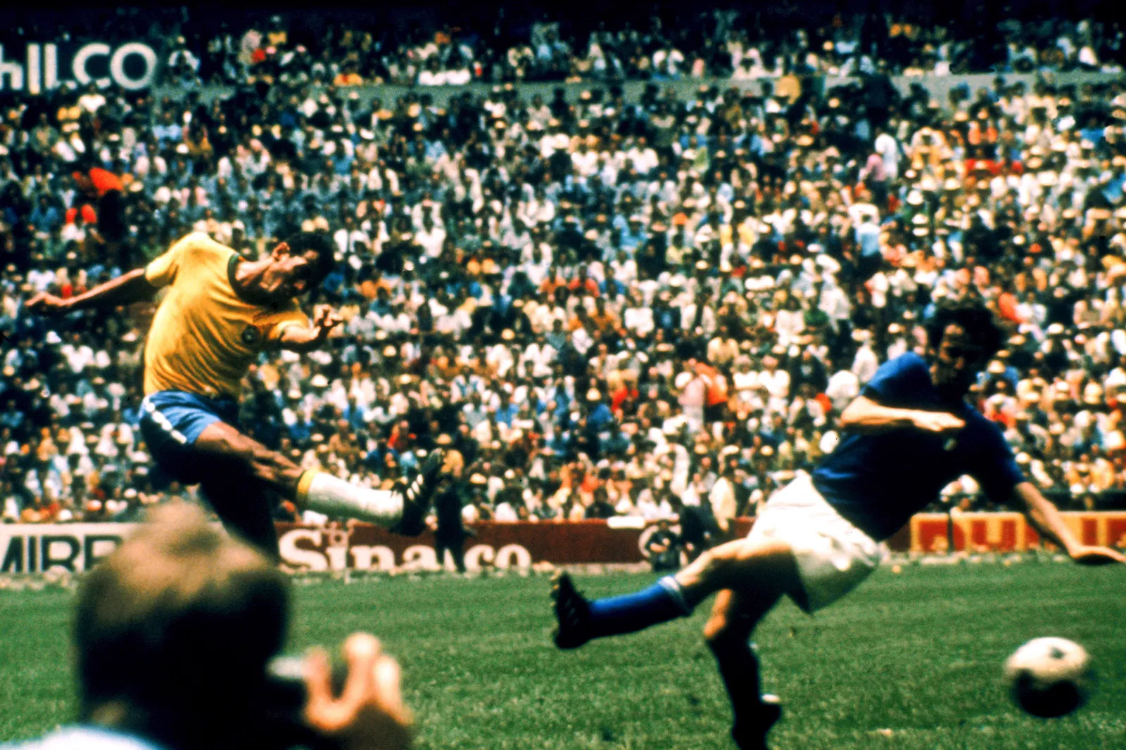 1970 World Cup match action in bright colour — Brazil vs Italy